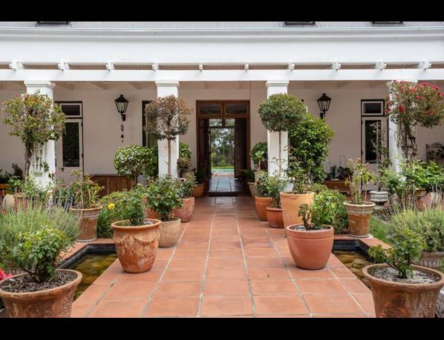 5 BEDROOM PROPERTY TO RENT IN DE GOEDE HOOP